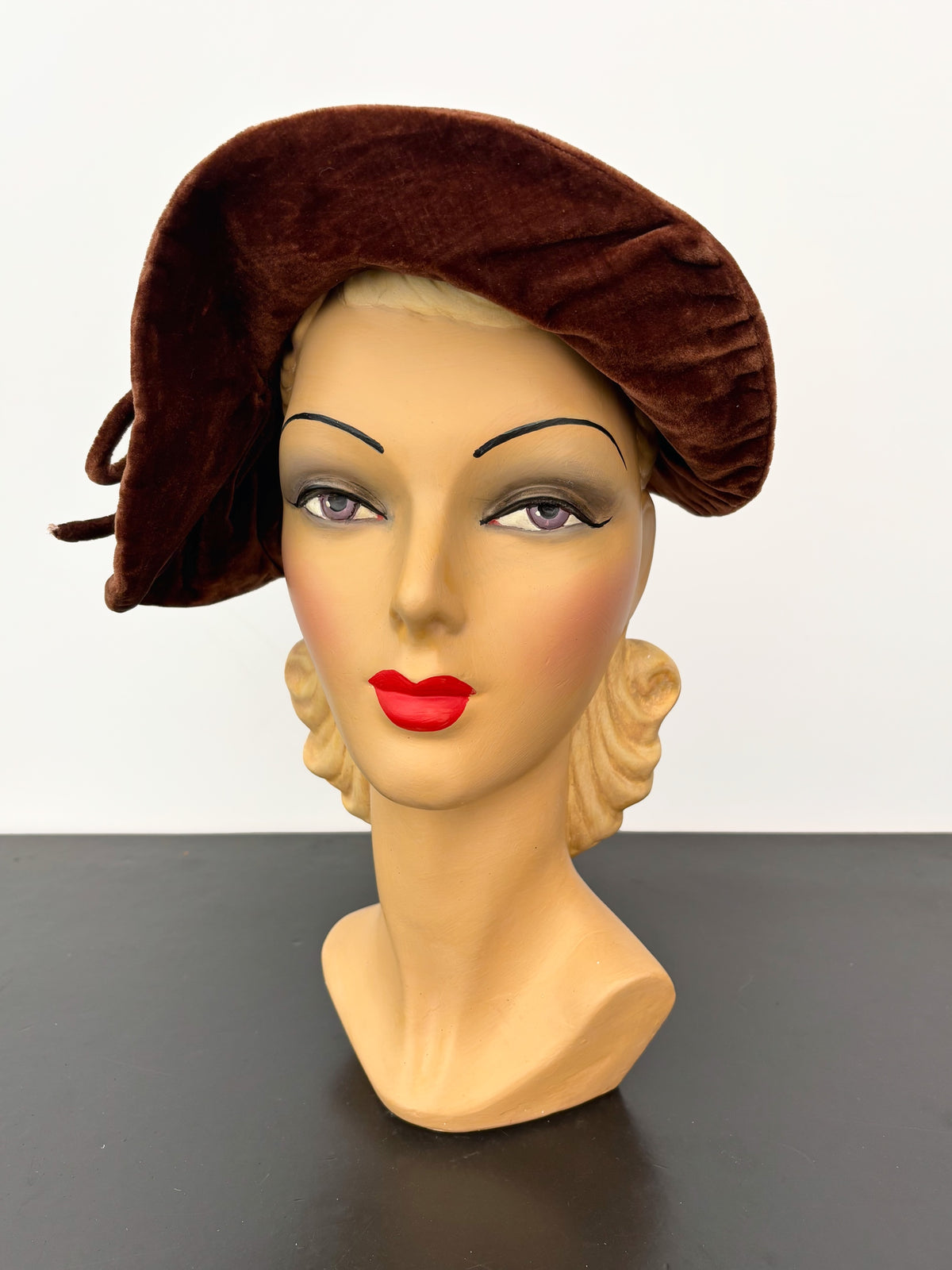 1930s Brown Velvet Hat With Asymmetric Brim | Rose Descat Paris