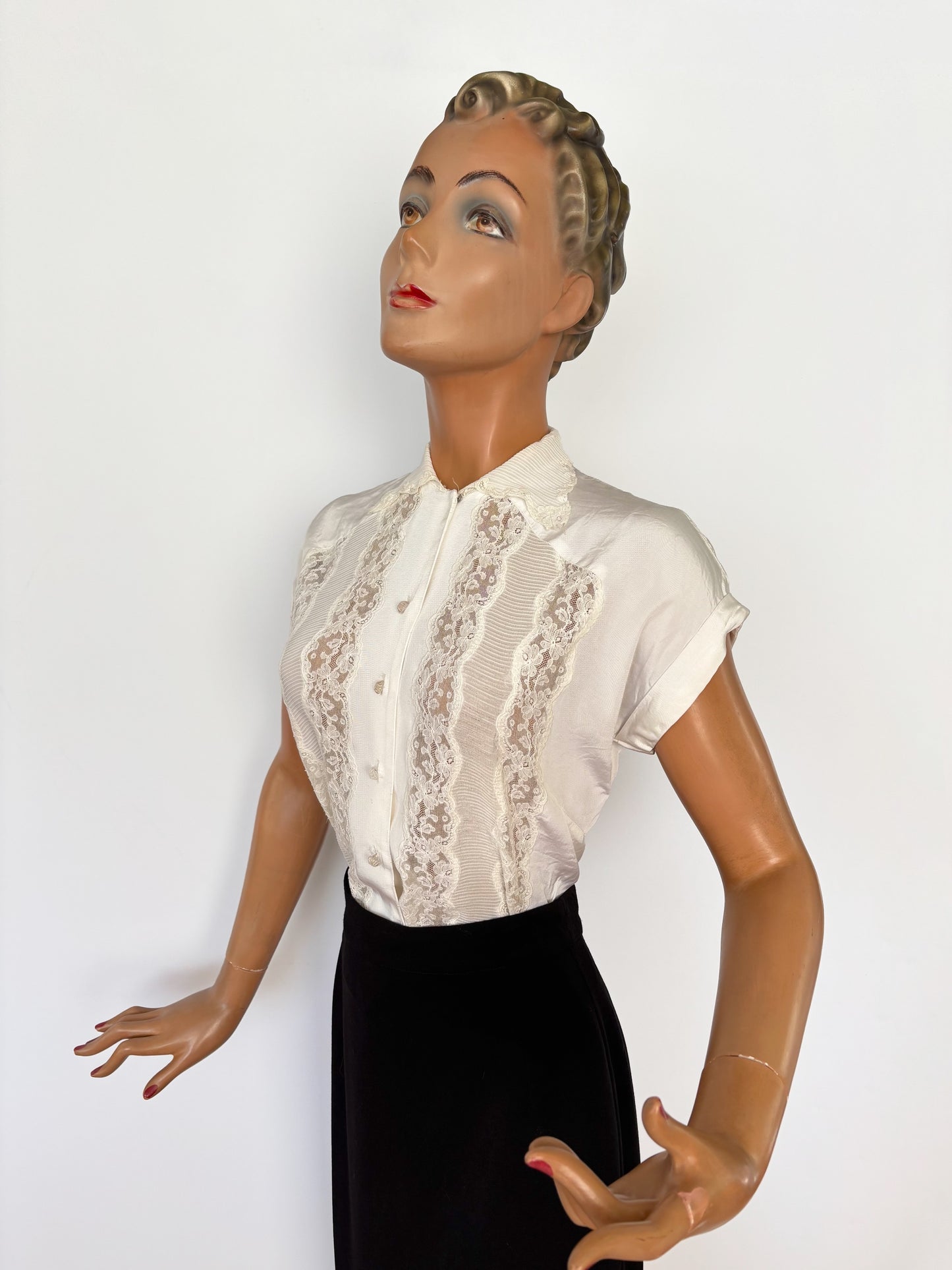 M/L | 1940s/50s Off White Lace And Sheer Blouse