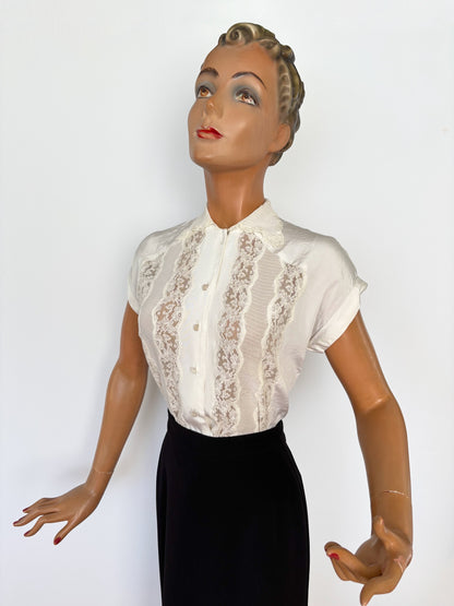 M/L | 1940s/50s Off White Lace And Sheer Blouse