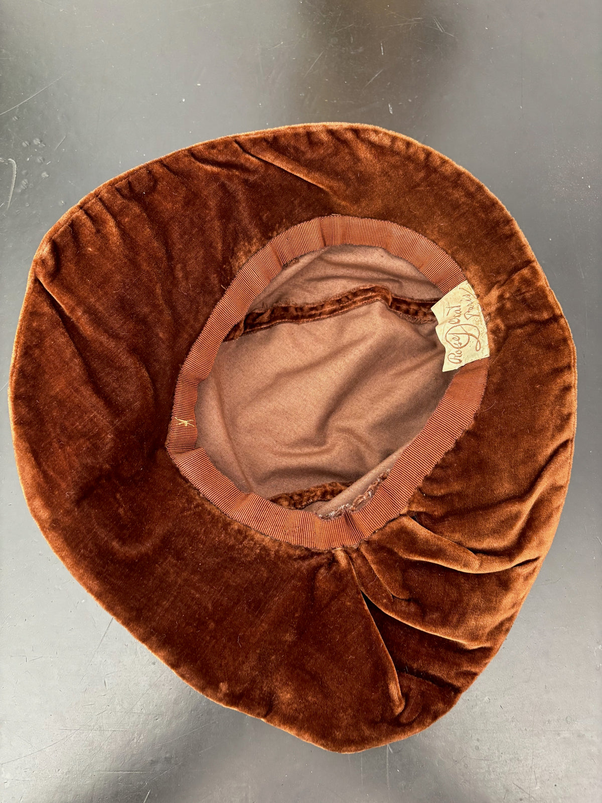 1930s Brown Velvet Hat With Asymmetric Brim | Rose Descat Paris