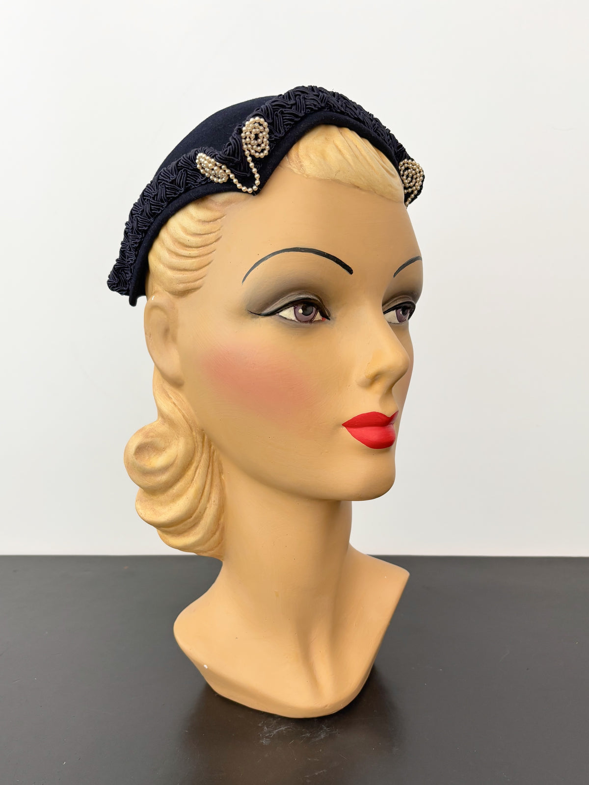 1930s/40s Dark Navy Blue Felt Capulet Hat