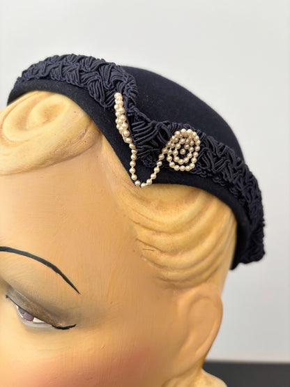 1930s/40s Dark Navy Blue Felt Capulet Hat