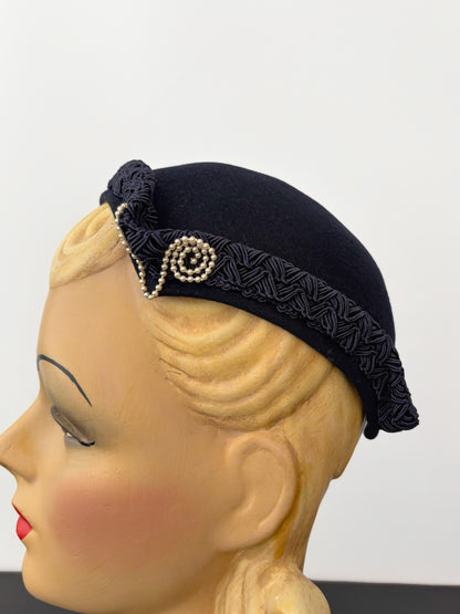1930s/40s Dark Navy Blue Felt Capulet Hat