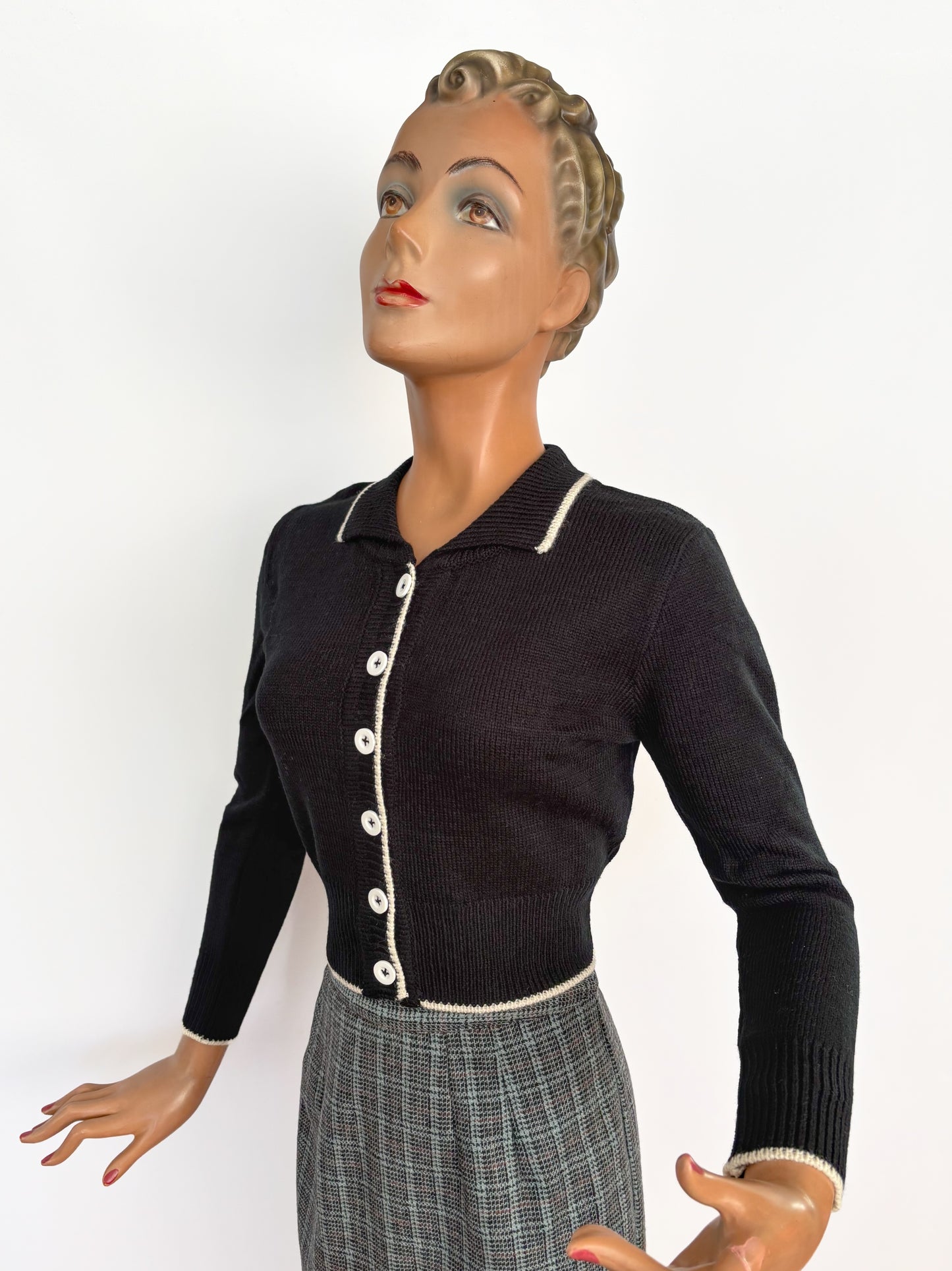 Betty Collared Cardigan in Black