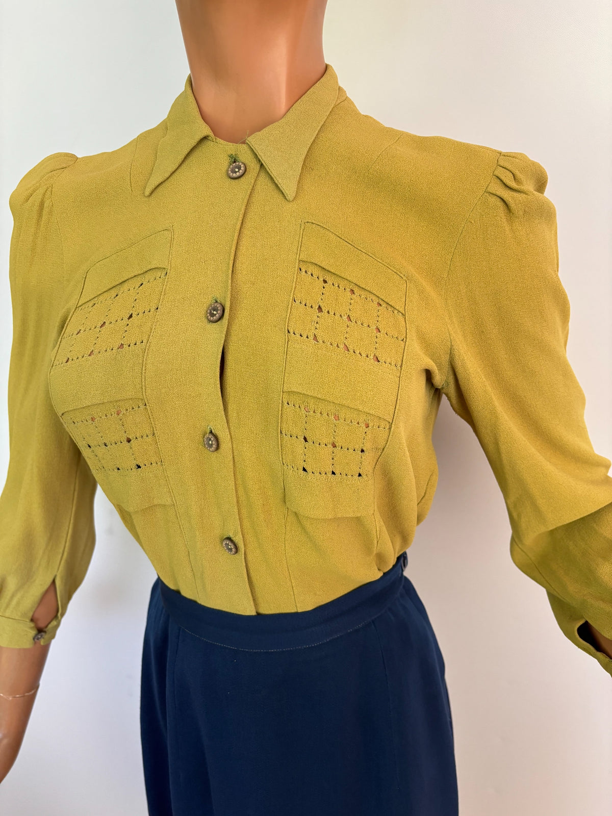 XS/S | 1930s/40s Chartreuse Rayon Crepe Blouse With Openwork Panels