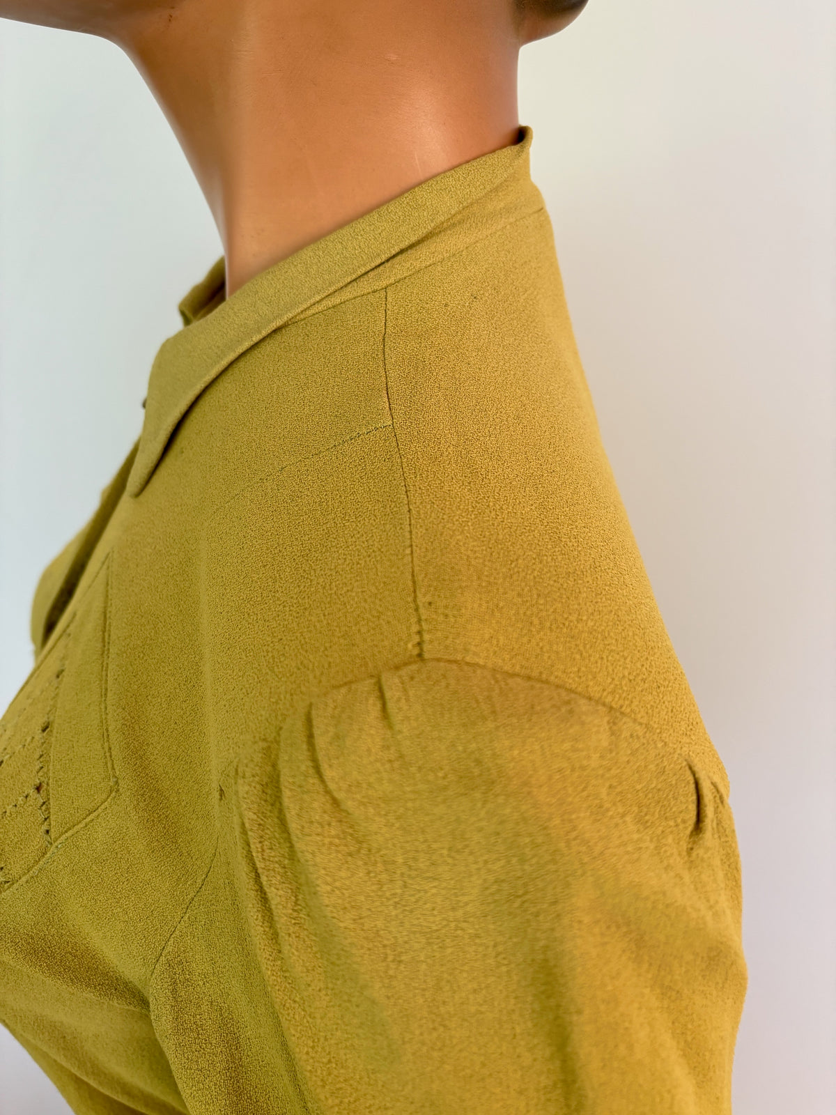 XS/S | 1930s/40s Chartreuse Rayon Crepe Blouse With Openwork Panels