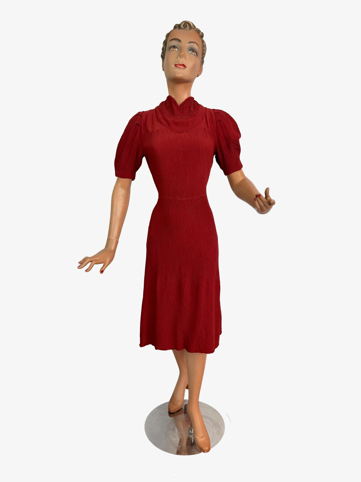 M | 1930s Brick Red Crinkle Crepe Dress With Puffed Sleeves
