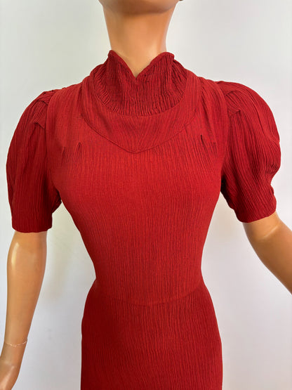 M | 1930s Brick Red Crinkle Crepe Dress With Puffed Sleeves