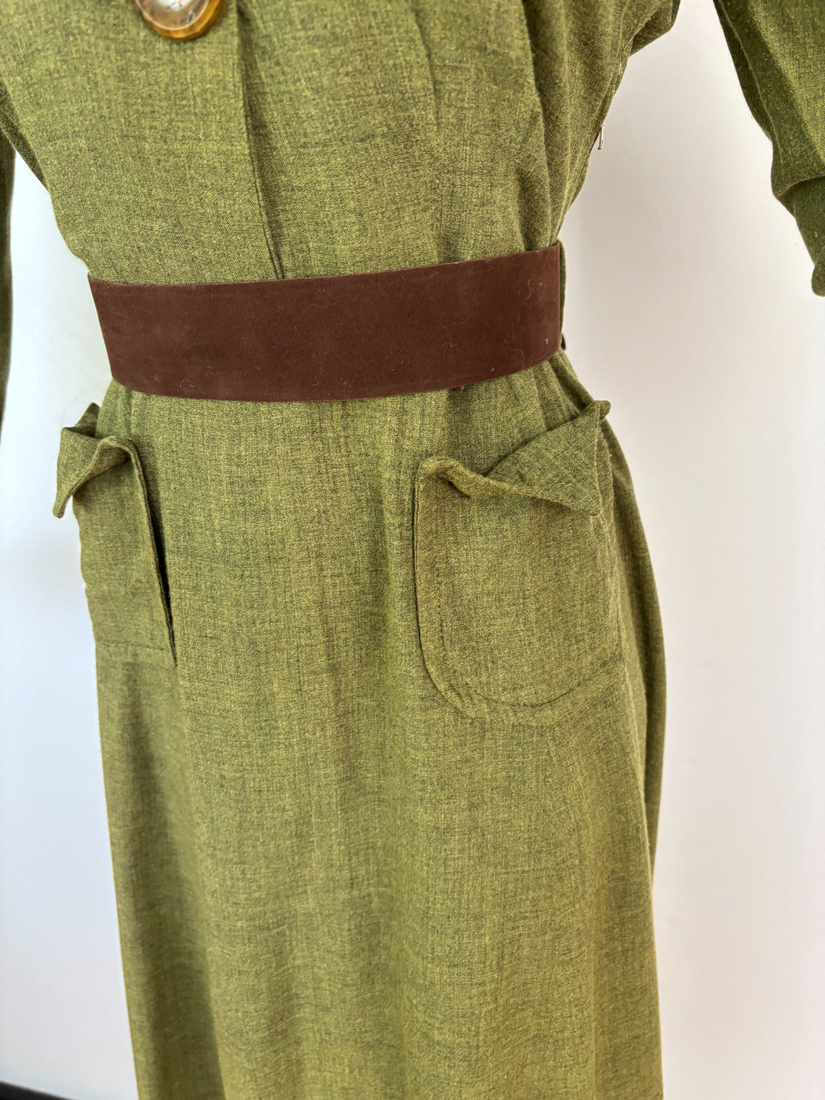 M/L | 1940s Style Olive Green Rayon Day Dress