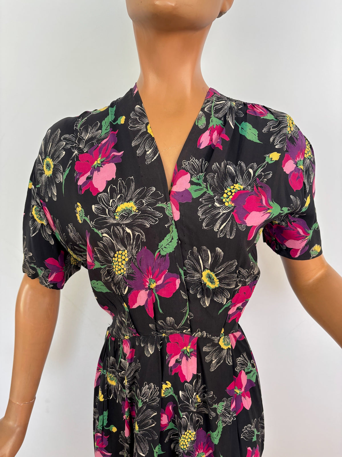 XL | 1940s/50s Black Floral Rayon Dress