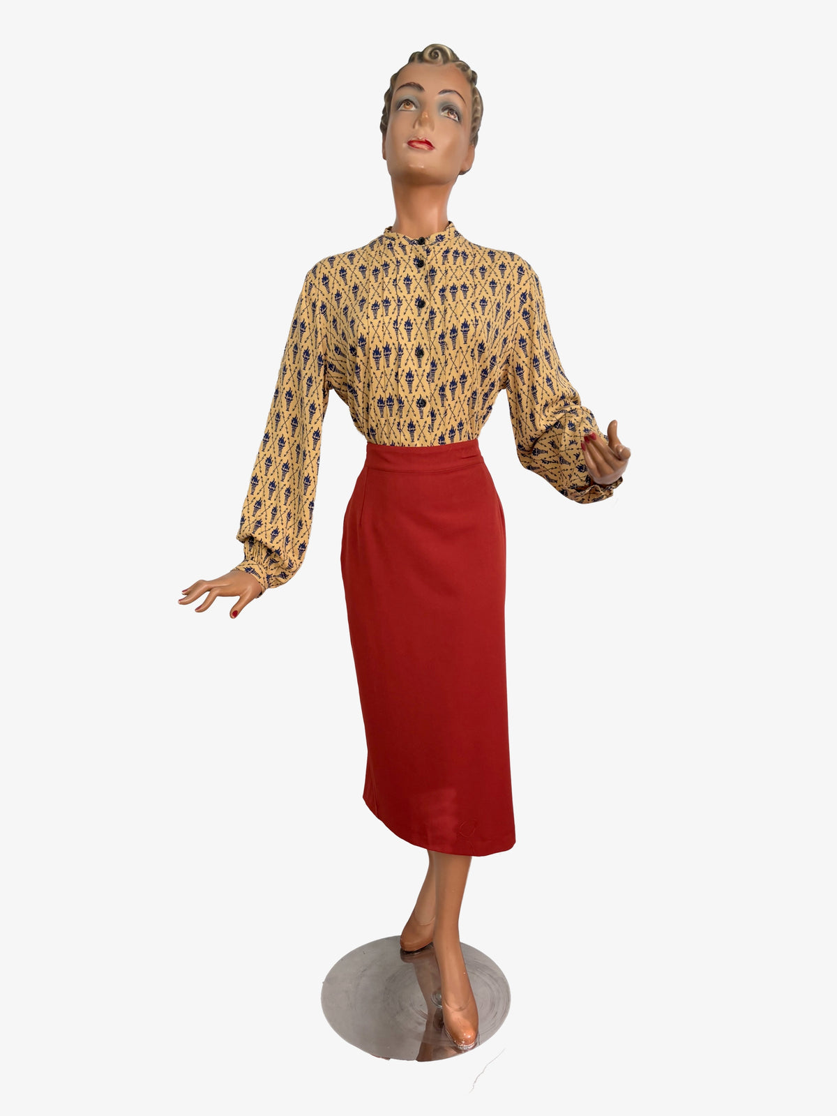 M/L | 1950s Torches and Arrows Novelty Print Blouse
