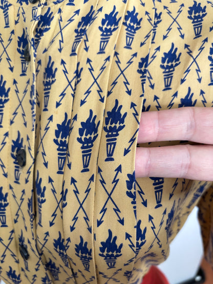 M/L | 1950s Torches and Arrows Novelty Print Blouse