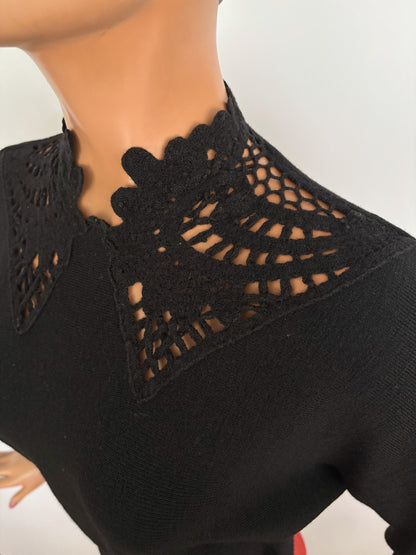 S/M | 1930s/40s Black Wool Sweater with Crochet Lace Collar