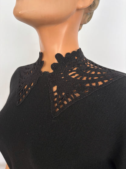 S/M | 1930s/40s Black Wool Sweater with Crochet Lace Collar