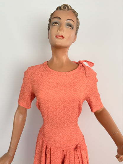 M | 1950s Crepe Day Dress With Shoulder Bow