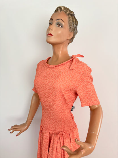 M | 1950s Crepe Day Dress With Shoulder Bow