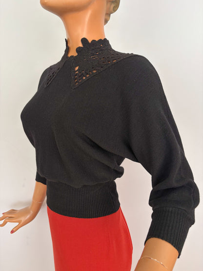 S/M | 1930s/40s Black Wool Sweater with Crochet Lace Collar