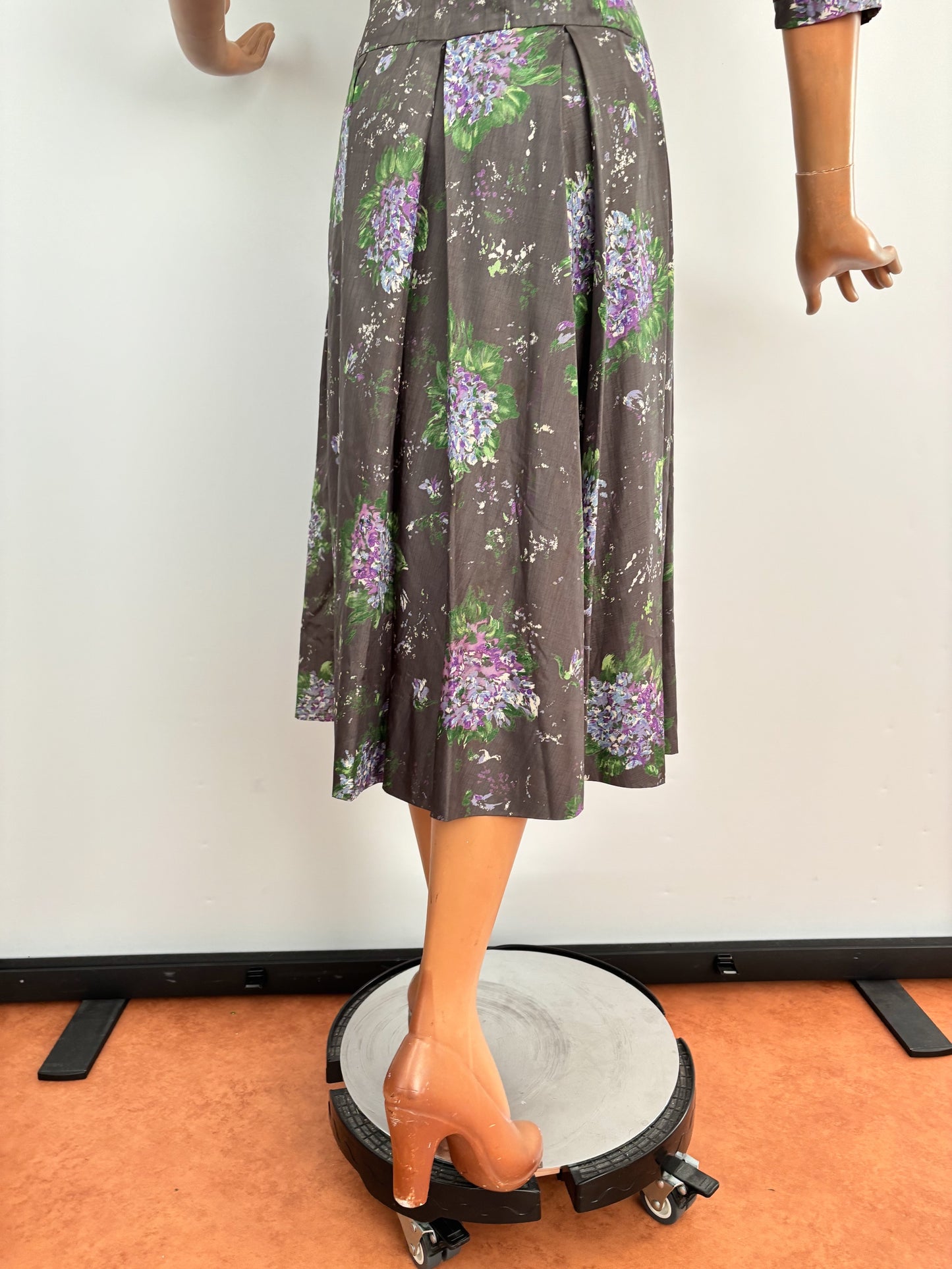 M | 1950s Hand Painted Silk Wrap Dress