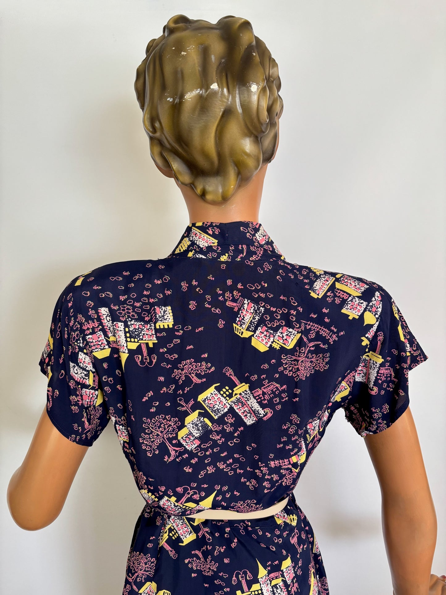 S | 1940s Style Novelty Print Rayon Dress