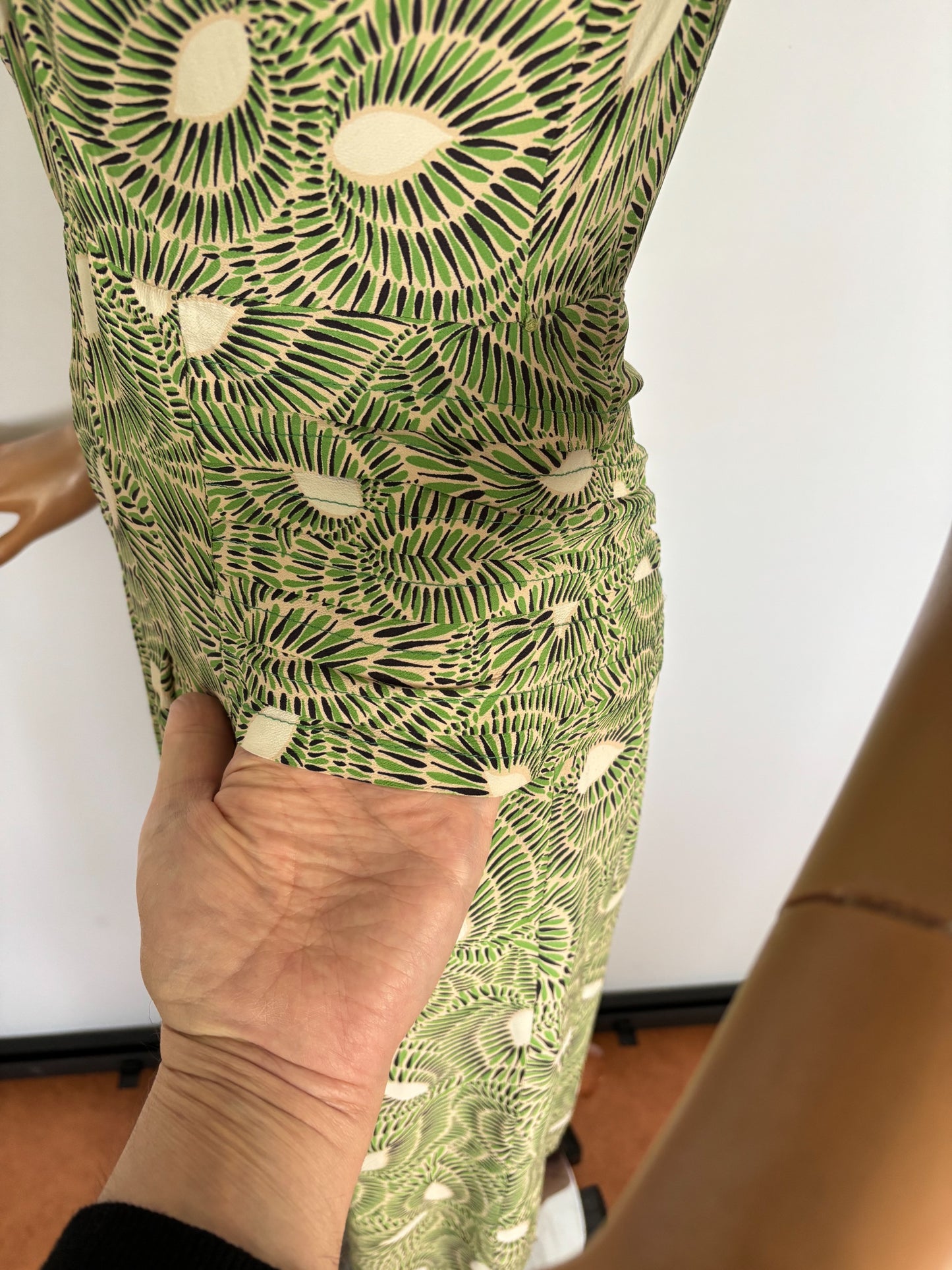 XS | 1940s Green Graphic Rayon Day Dress
