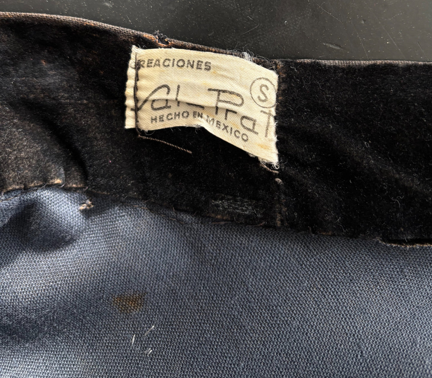 XS | 1950s Mexican Tourist Sequin Velvet Circle Skirt