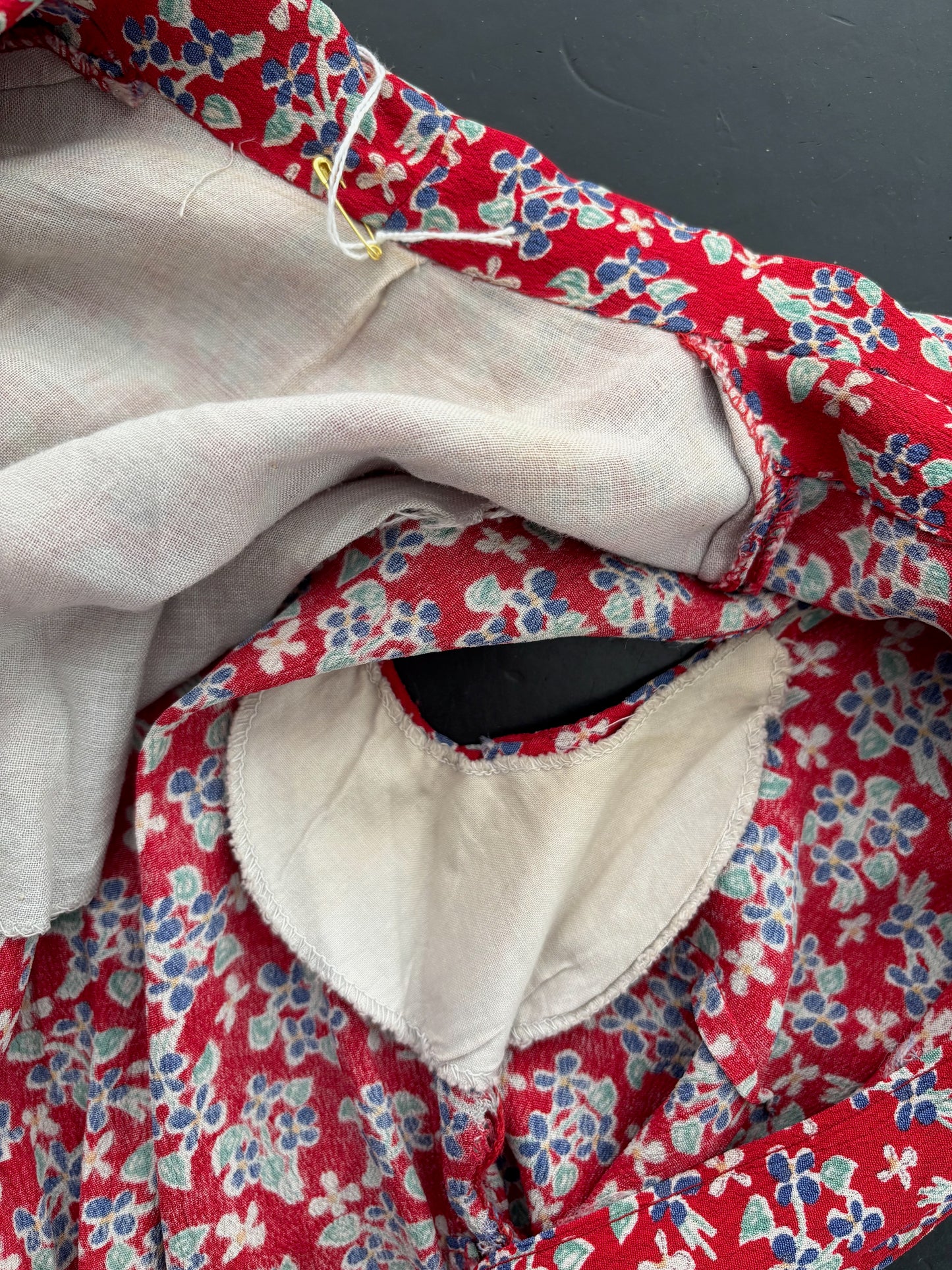 M | 1940s Sleeveless Rayon Crepe Floral Dress