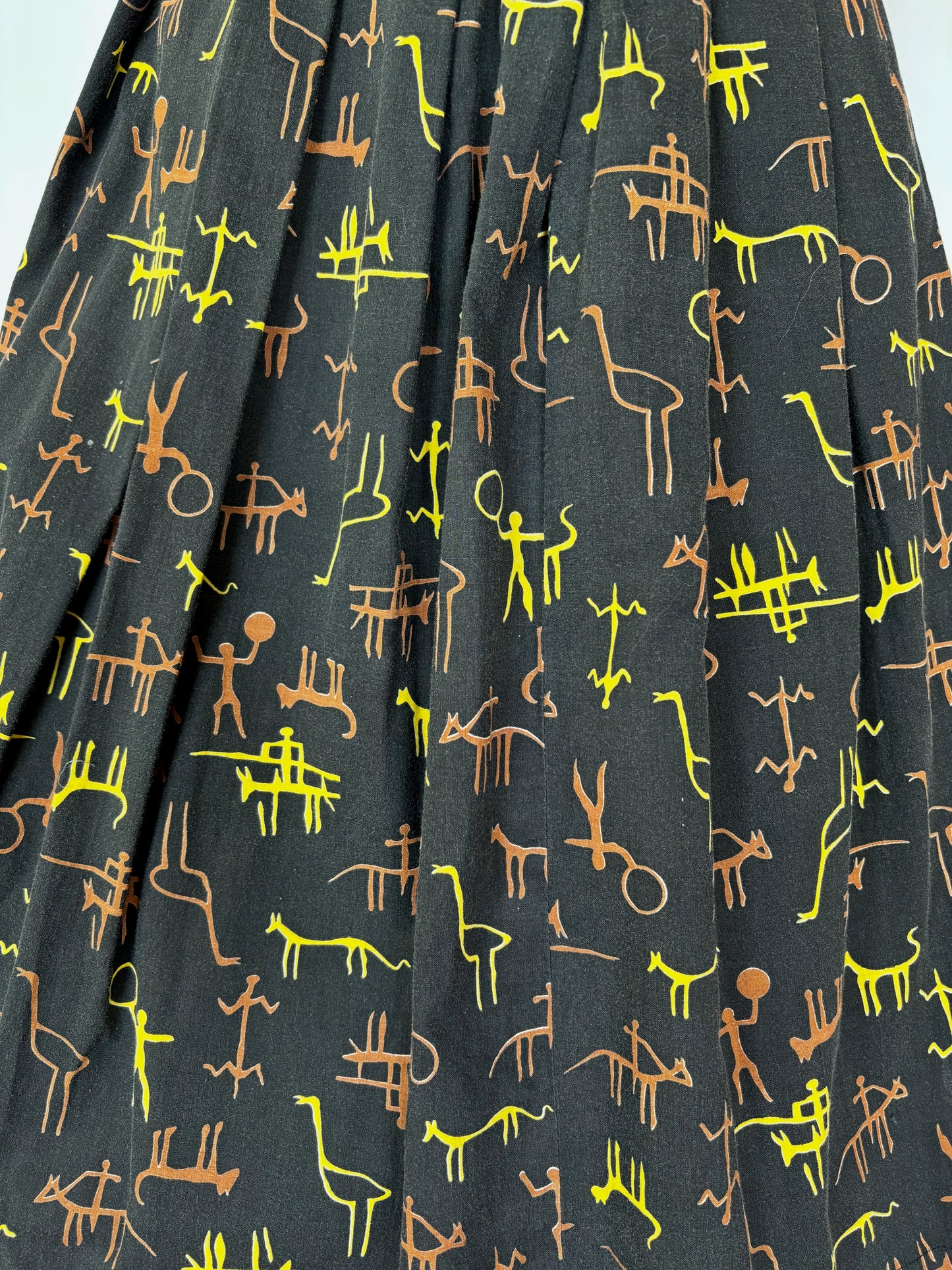 1950s Primitive Novelty Print Skirt  | L