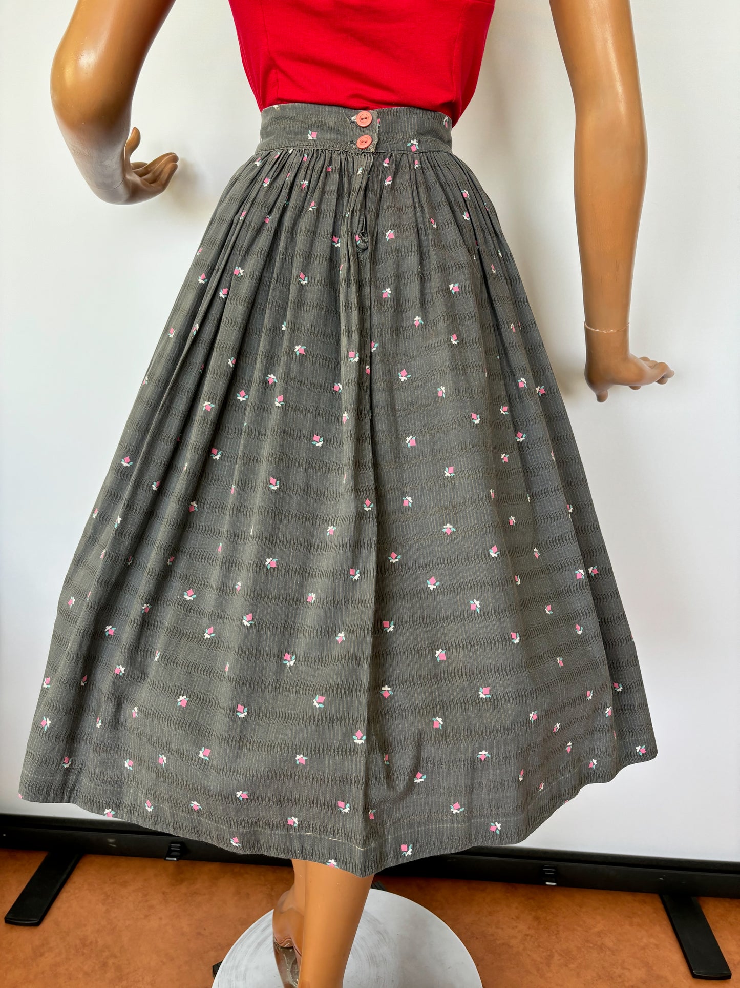 1950s Grey and Pink Flowers Skirt  |  S/M