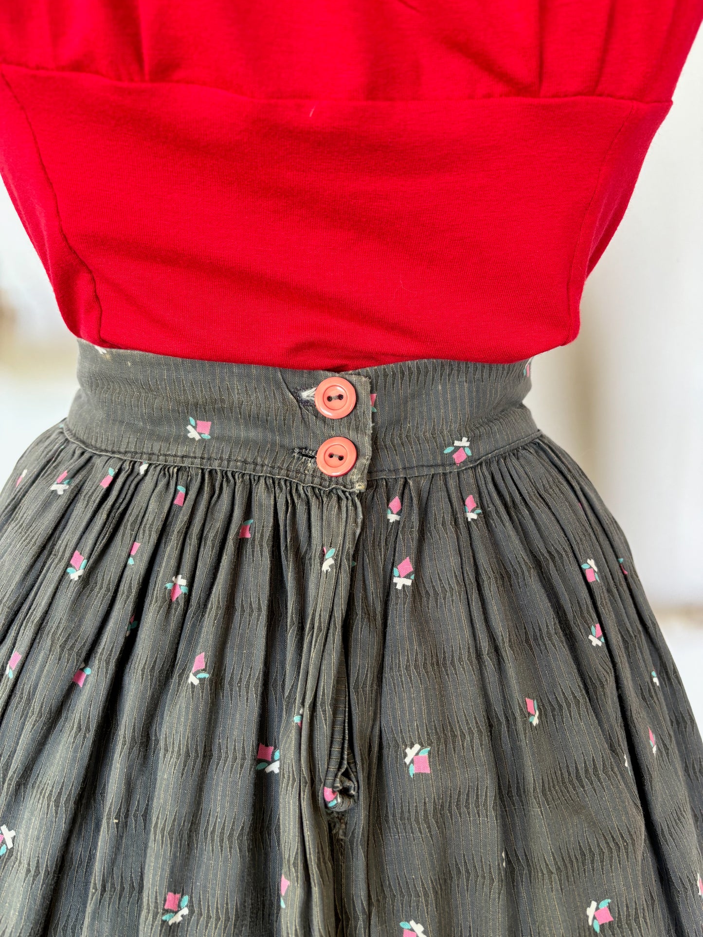 1950s Grey and Pink Flowers Skirt  |  S/M