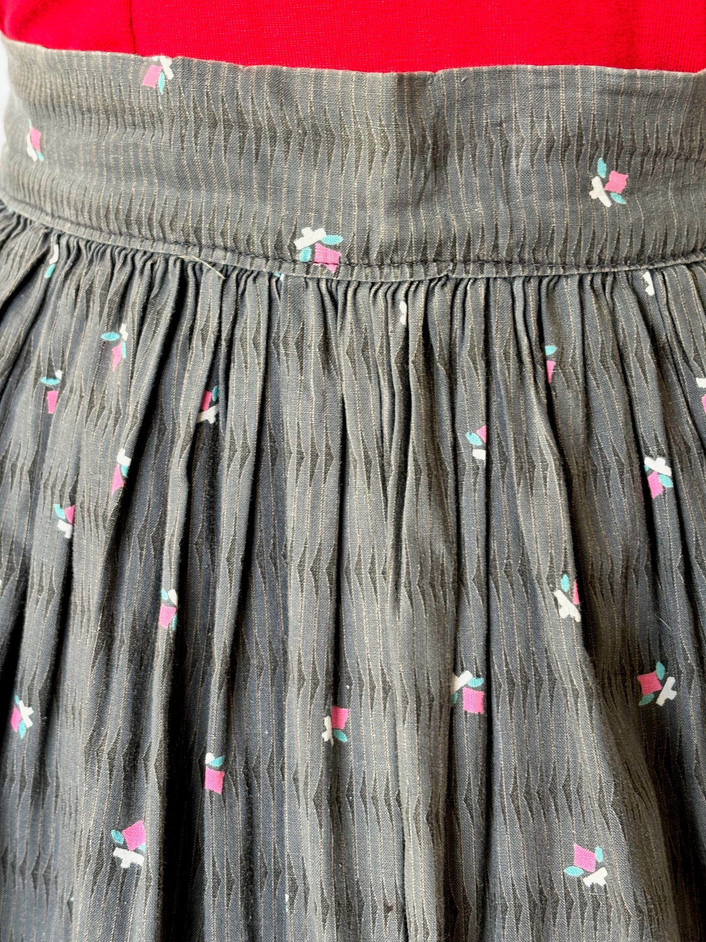1950s Grey and Pink Flowers Skirt  |  S/M