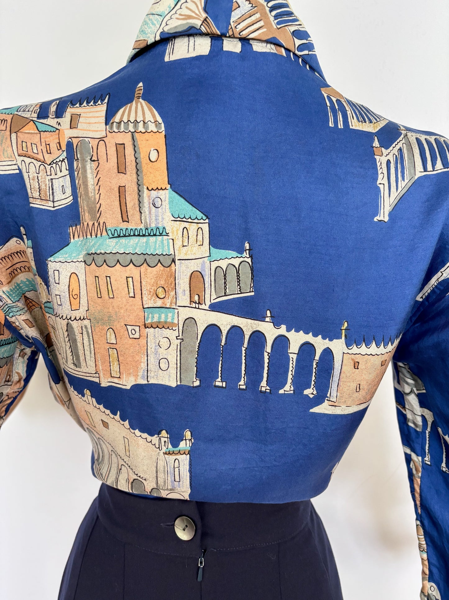 L | 1940s/50s Casa Della Moda Florence Novelty Print Silk Blouse