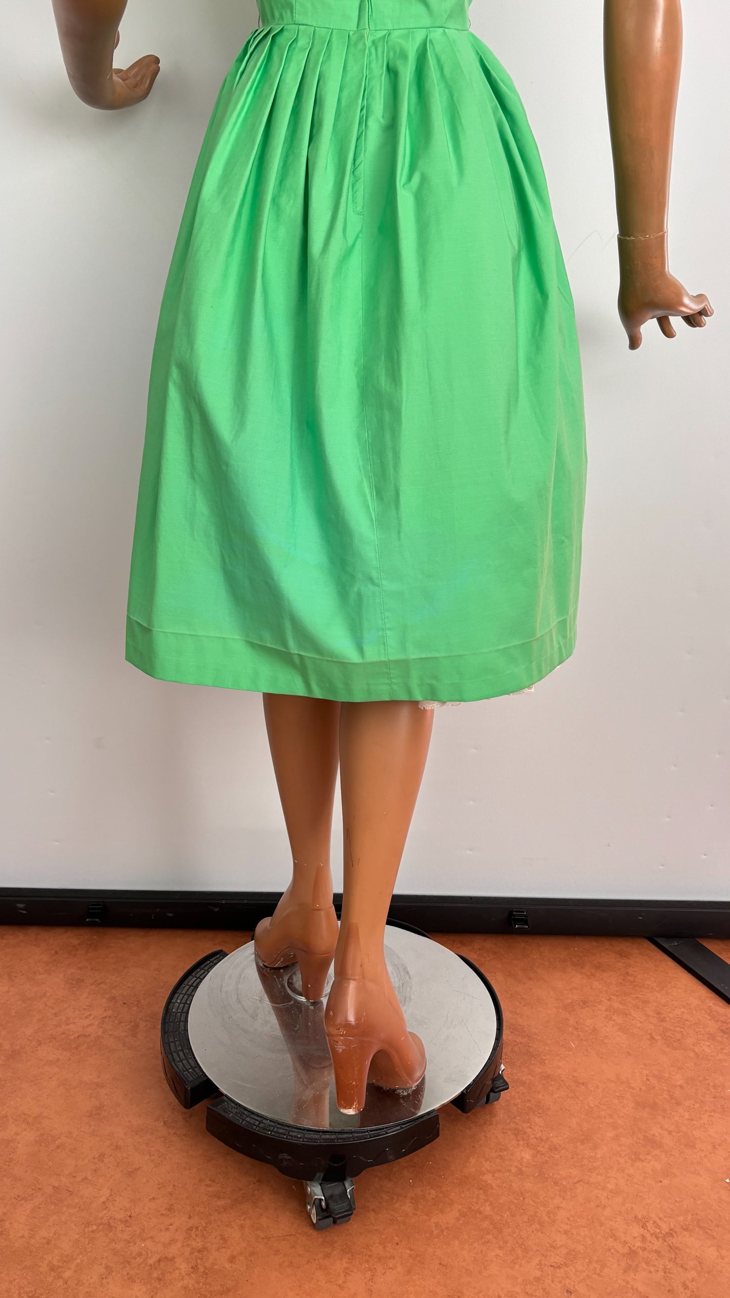 S/M | 1960s Apple Green Cotton Dress