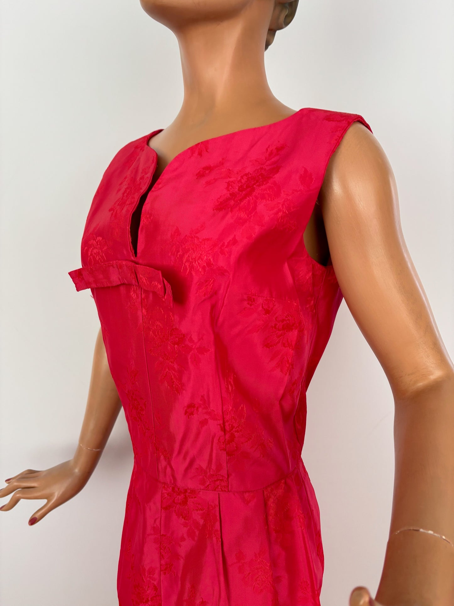 S/M | 1950s/60s Pink Red Brocade Wiggle Dress