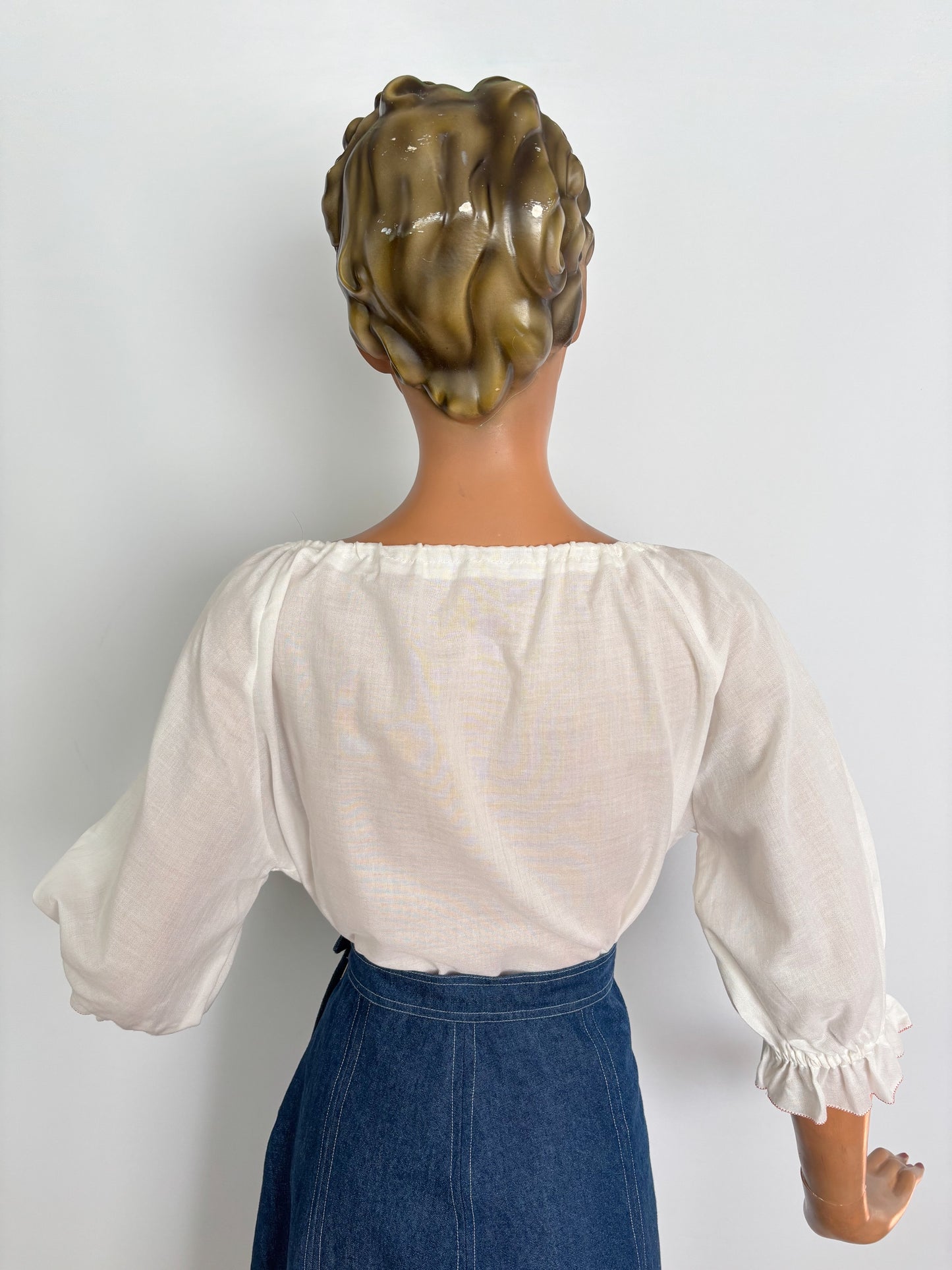 M/L | 1970s Romanian Blouse White Cotton Red Embroidery