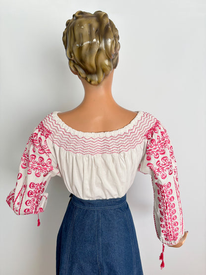 L | 1970s Folk Blouse White Cotton Red Embroidery