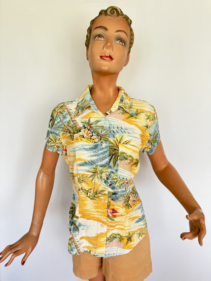 Vintage Hawaiian Women's Blouse | M/L