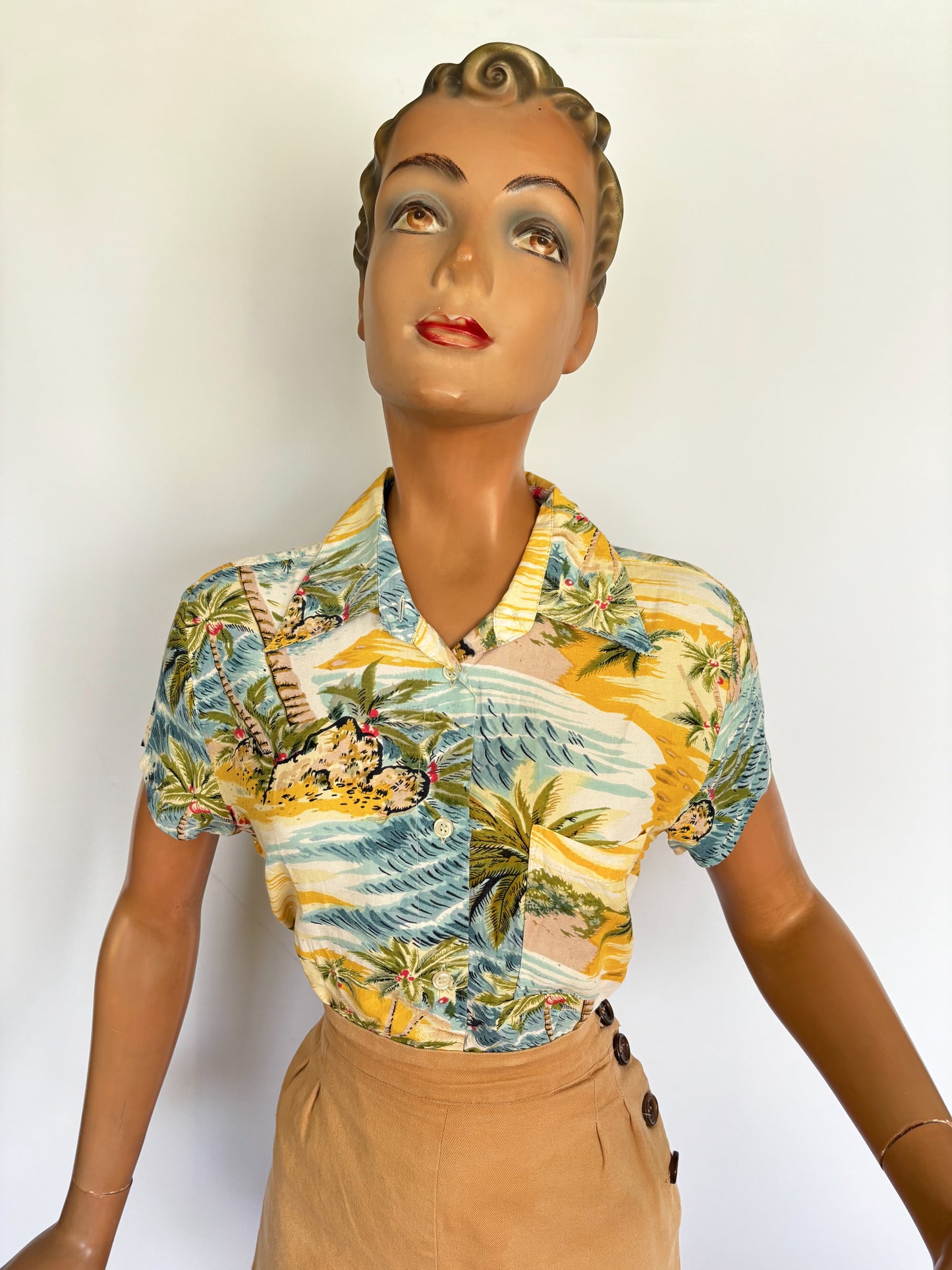 Vintage Hawaiian Women's Blouse | M/L