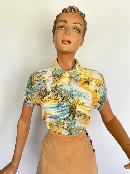 Vintage Hawaiian Women's Blouse | M/L