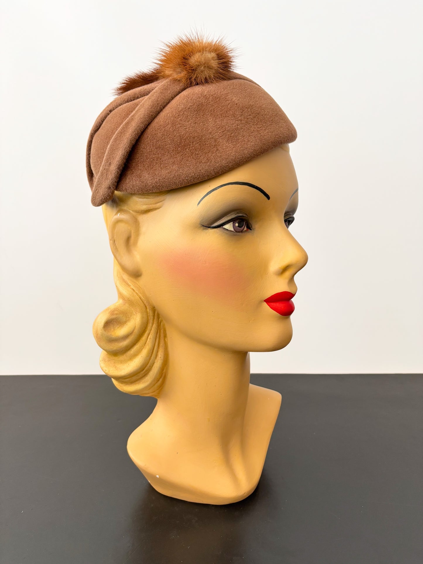 1940s Brown Velour Felt Cocktail Hat With Mink Trim