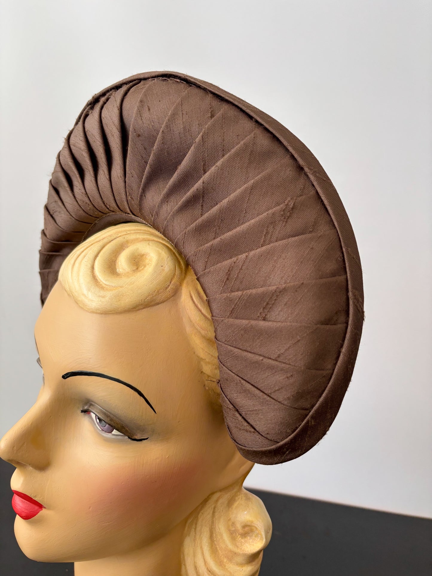 1940s Brown Silk Shantung Halo Headpiece