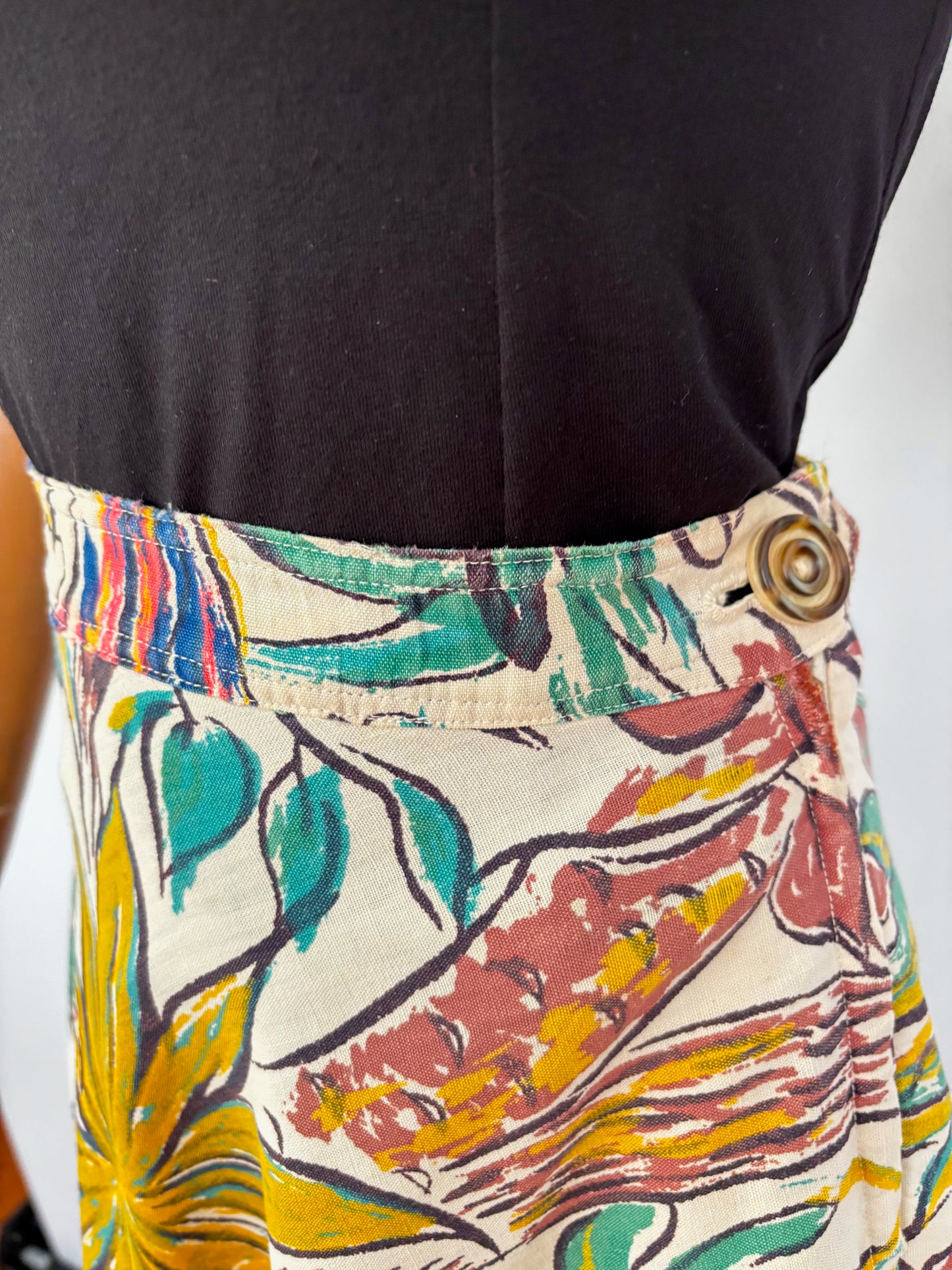 1950s Hand-Painted Mexican Jungle Skirt with Monkeys and Birds | Small