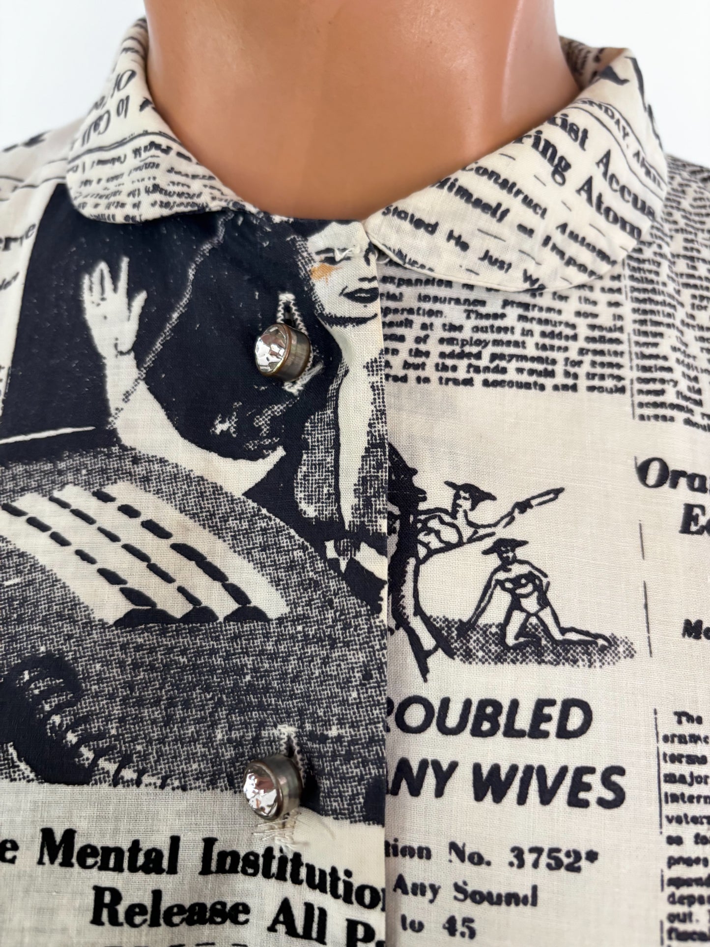 Rare 1950s Sci-Fi Novelty Print Blouse – “Strata Star” Faux Newspaper | Small