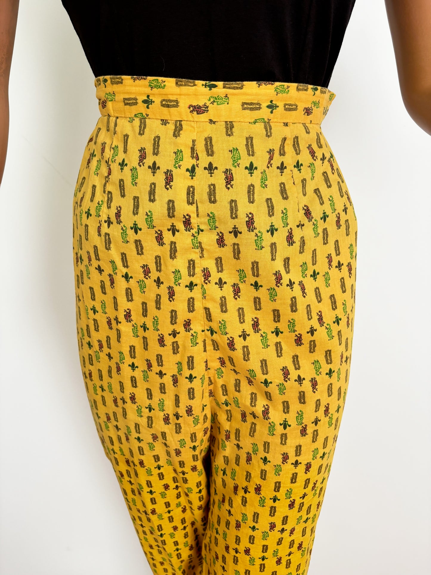 1950s Style Novelty Print Capri Pants  | XS/S