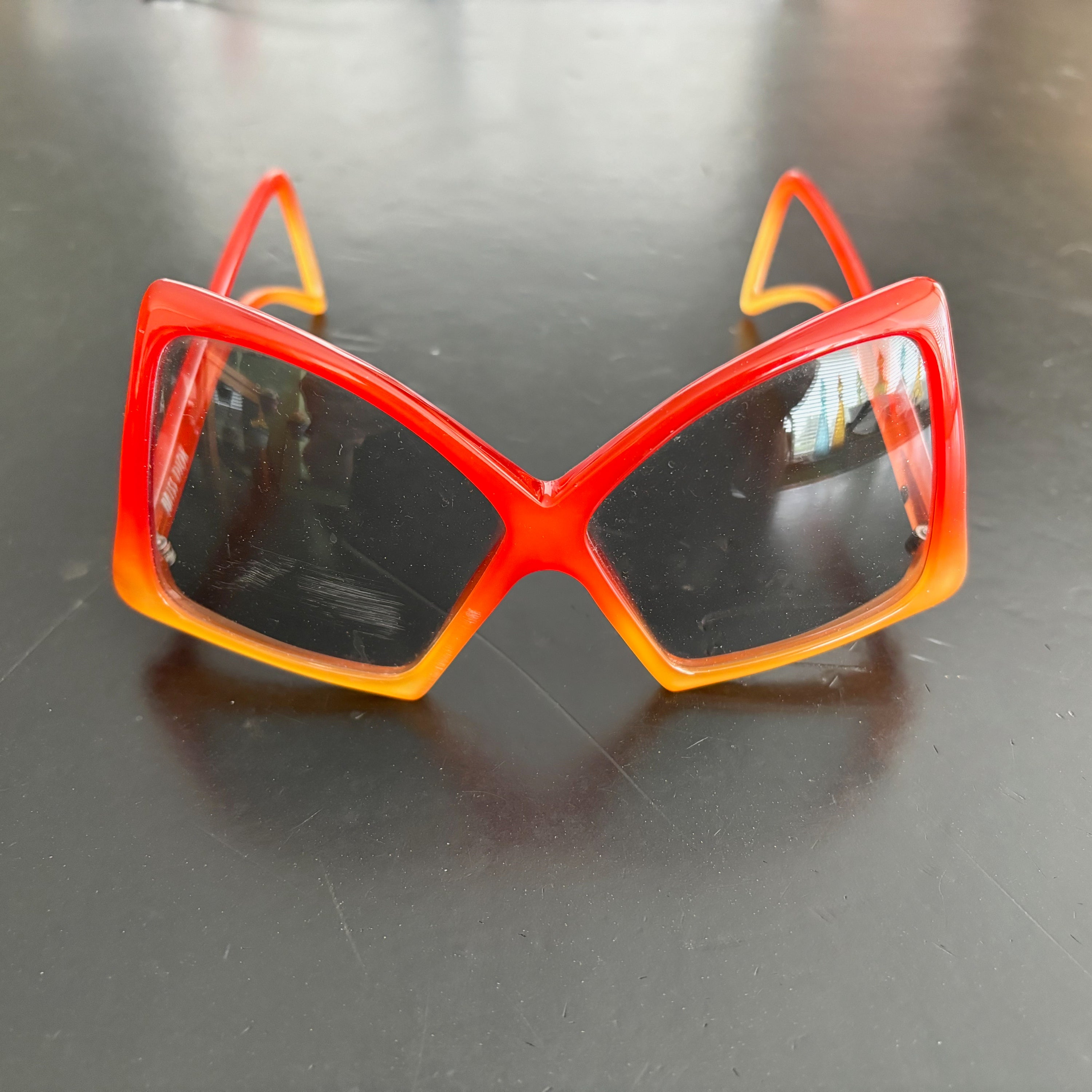 Miss Dior 1970s Mask Shield Sunglasses Lily Scarlet