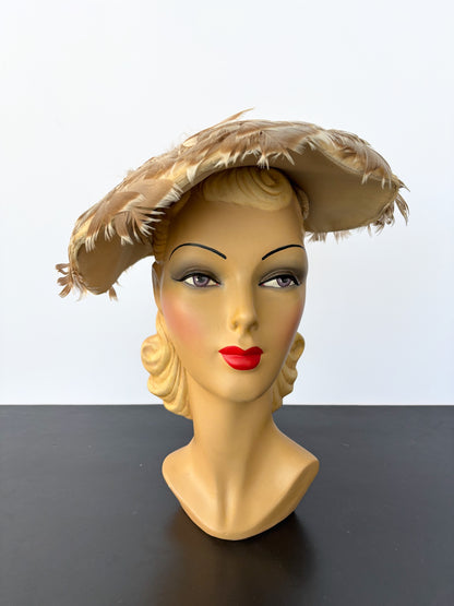 1940s/50s Beige Feather and Velvet Cocktail Hat