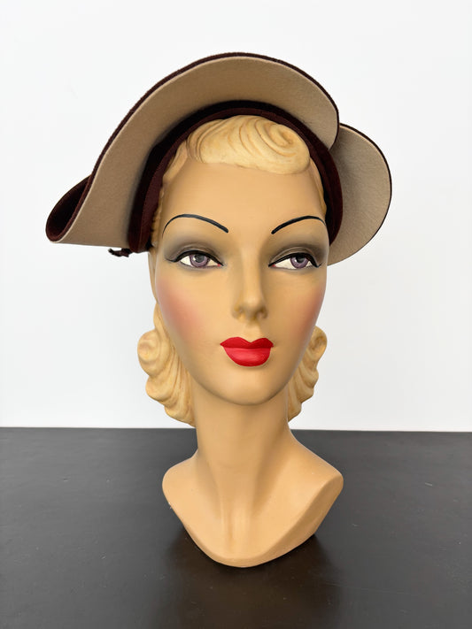 1930s/40s Brown Cream Velour Felt Tilt Hat