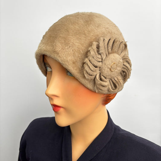 1970s Does 1920s Fur Felt Cloche Hat