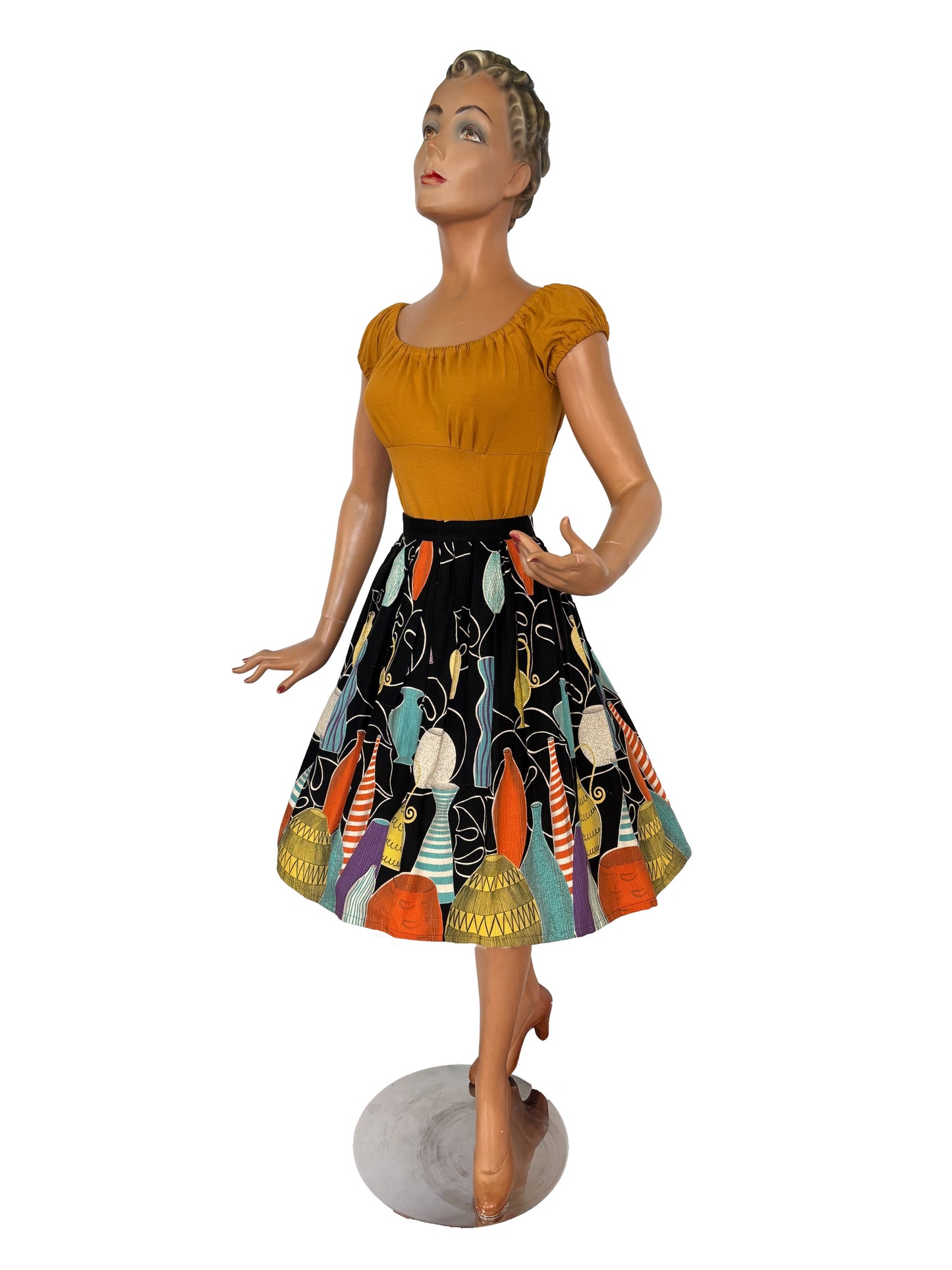 M | 1950s Barkcloth Novelty Skirt With Vase Print