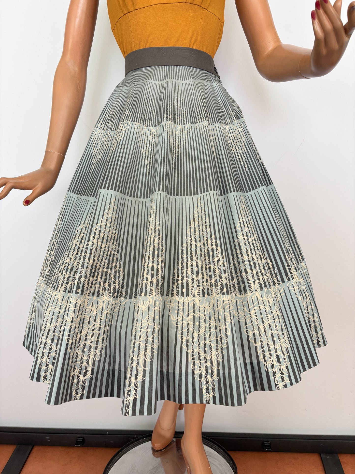 S | 1950s/60s Blue Grey Cotton Circle Skirt