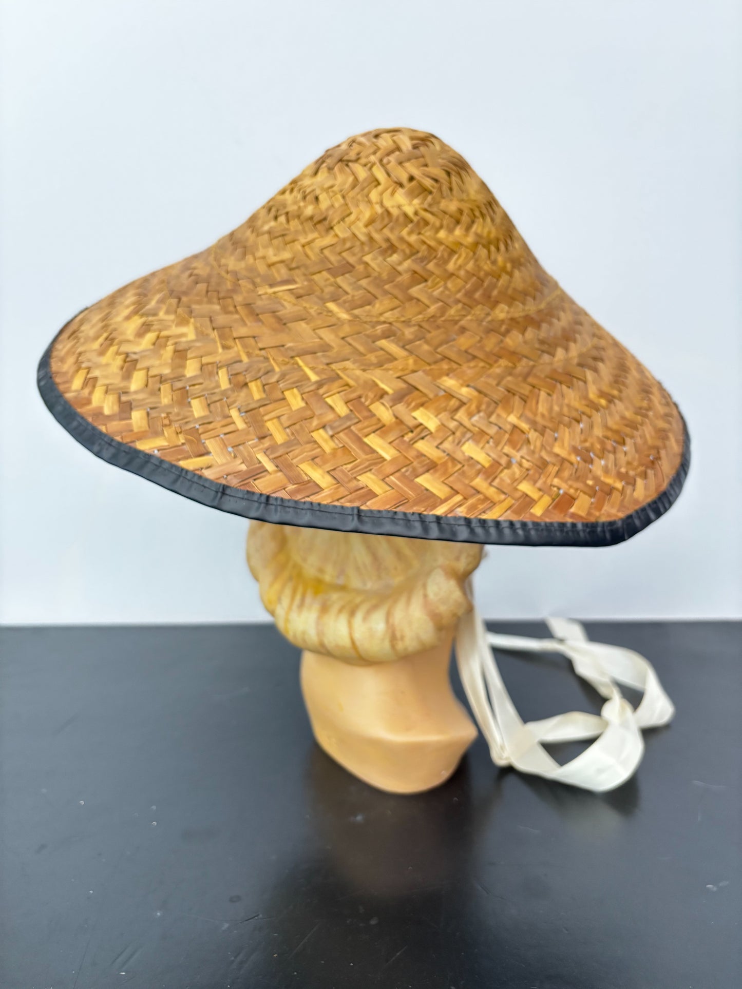 1960s Asian-Style Conical Straw Hat With Satin Ties